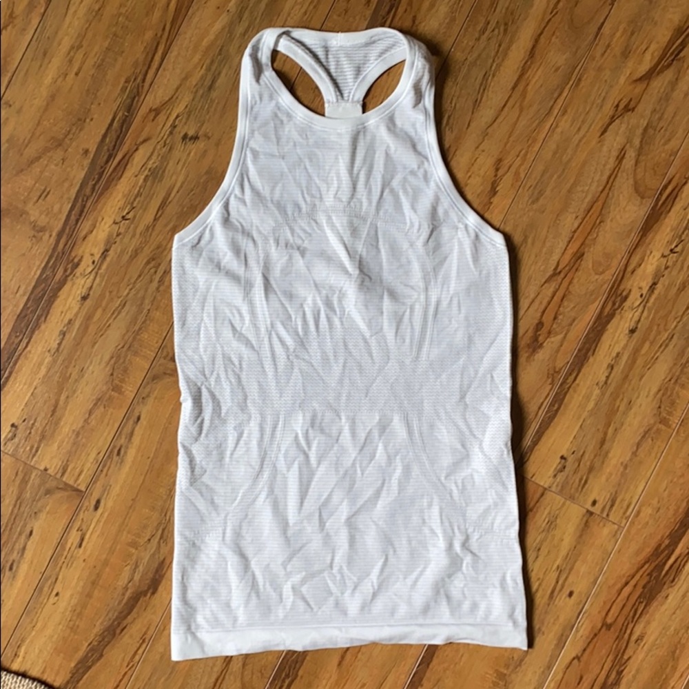 COPY - Lululemon Swiftly high neck Racerback size 4